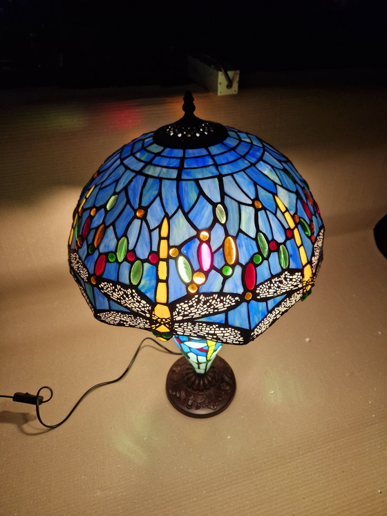 Image 1 of Beautiful Tiffany-style table lamp 73x40