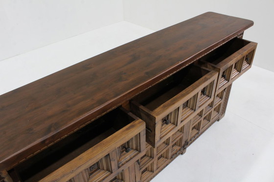 Image 1 of Credenza brutalista spagnola in legno massello