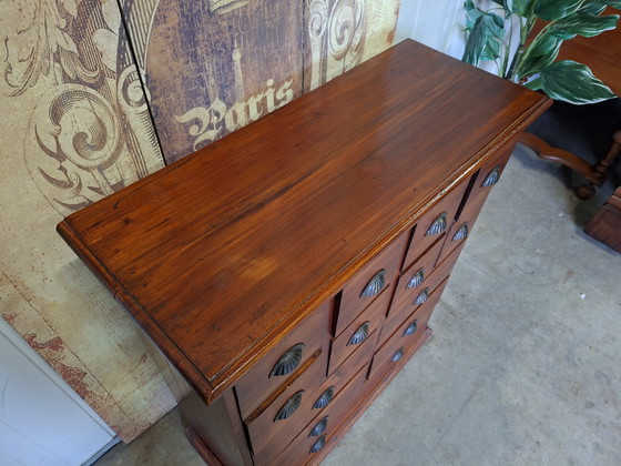 Image 1 of Robuuste teakhouten ladenkast, apothekerskast, archiefkast, mooi geleefde uitstraling  afm. 99x37cm en 105cm hoog.