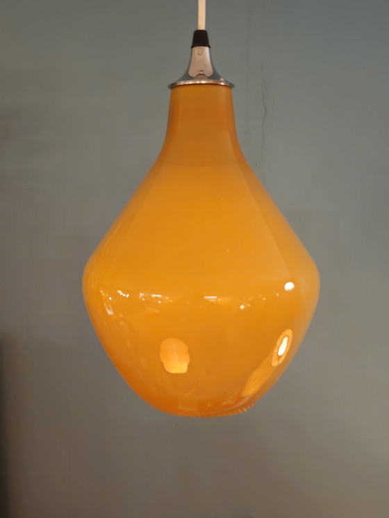 Image 1 of Suspension vintage en verre jaune ambré