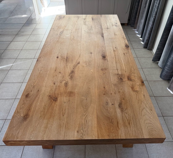 Massief eikenhouten eettafel - robuust en stijlvol (photo 3 of 5)