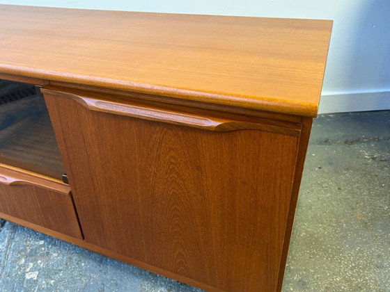 Image 1 of Televisie-/media-unit uit het midden van de 20e eeuw, jaren 70, van Sakol uit Schotland.