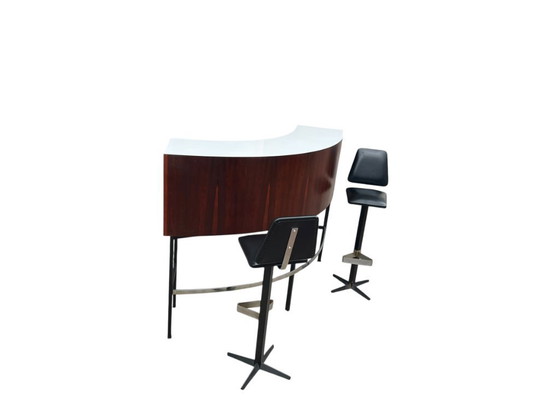 Image 1 of Bar in palissandro di metà secolo con sgabelli da bar