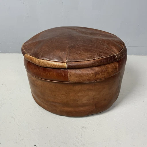 Pouf en cuir vintage