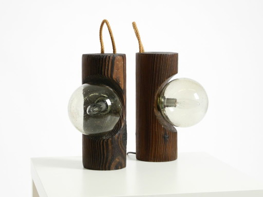 Paar seltener 1960er Temde Tisch- und Wandleuchten aus Massivkiefer, jeweils mit einem Glaskugelschirm