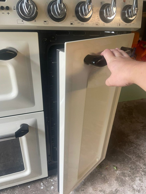 1x SMEG Retro Stove