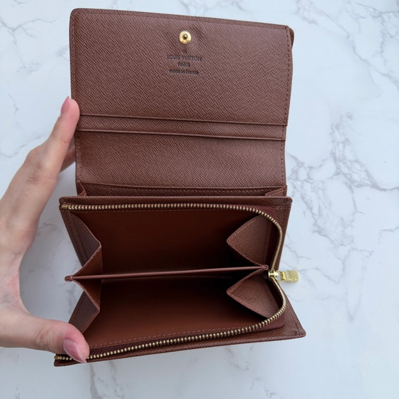Portefeuille Louis Vuitton Monogram bi-fold – Portefeuilles & petite maroquinerie (photo 14 of 17)