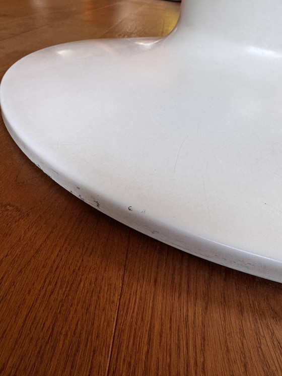 Image 1 of Eettafel wit rond zwarte bies