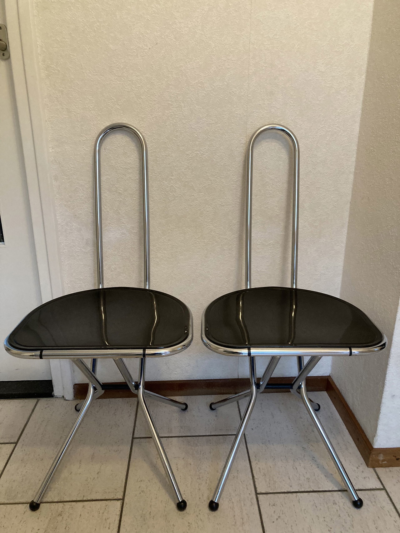 Second hand folding chairs best sale for sale