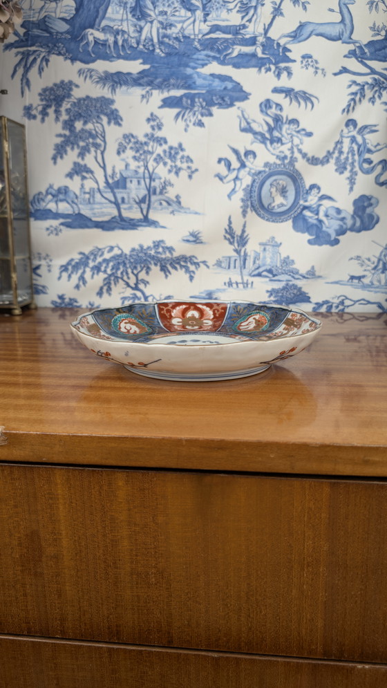 Image 1 of Piatto in porcellana Imari firmato con decoro di lago giapponese raffigurante un cervo fine XIX secolo