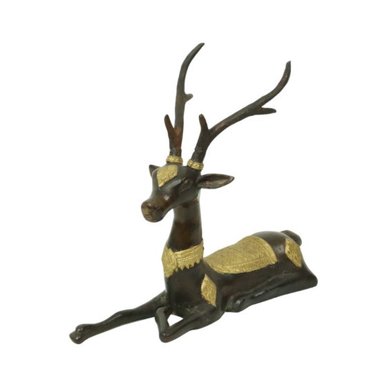 Image 1 of Statua in bronzo d'epoca raffigurante un cervo sdraiato