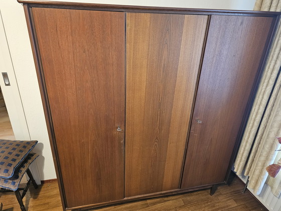 Image 1 of Armadio vintage in teak impiallacciato (circa 70 anni) – buone condizioni