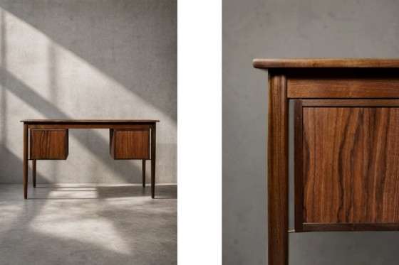 Image 1 of Scrivania vintage in teak stile scandinavo moderno di metà secolo con cassetti, anni '60