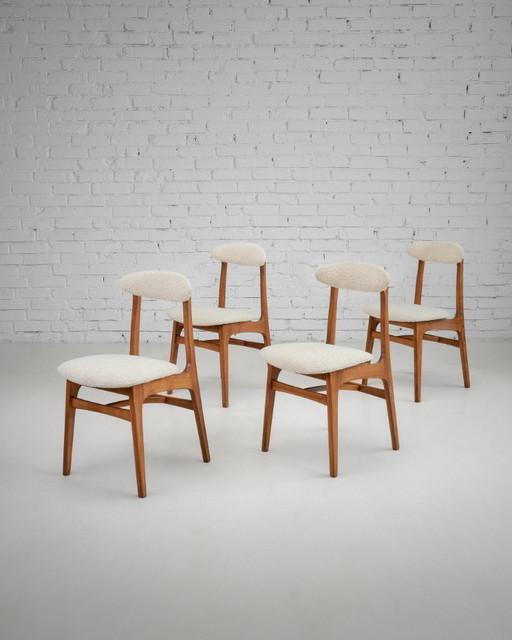 Vintage Mid-Century Dining Chair by Rajmund Hałas – Expertly Restored Vintage Piece