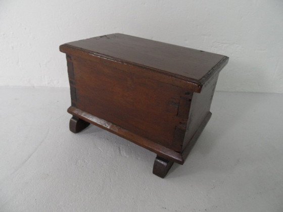 Image 1 of Caja de documentos antiguos