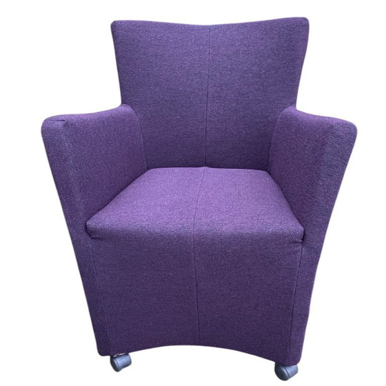 Set of four purple chairs on wheels, Montis, Dining chairs, Textile, Modern (photo 5 of 10)