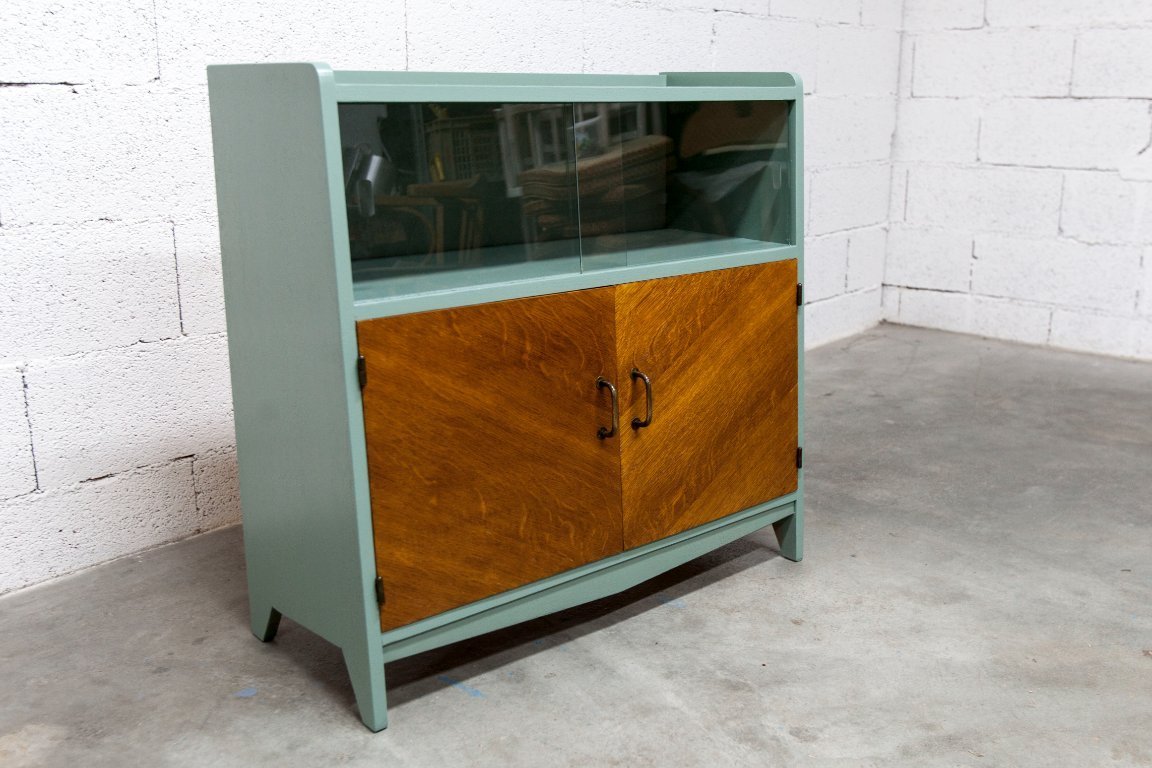 Atypical 1960s noble green low display cabinet | €300 | Whoppah