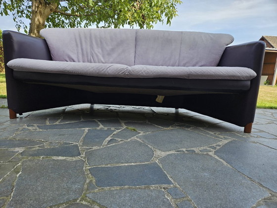 Image 1 of Leolux Excalibur 2.5-seater + 3-seater vintage design sofas (1991) - iconic Dutch design by Jan Armgardt in purple leather