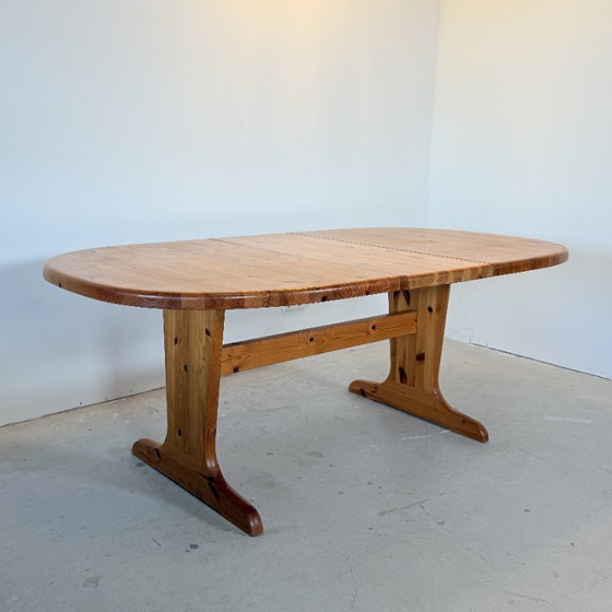 Image 1 of Vintage ovaal grenen tafel met verlengbaar blad