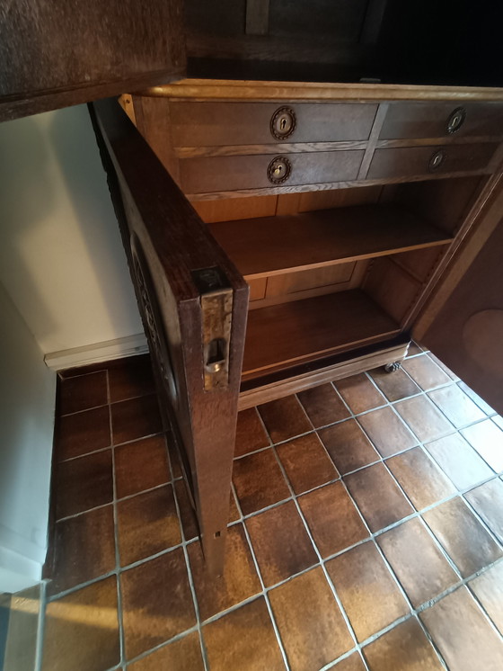 Image 1 of Meuble Art Déco en chêne avec de magnifiques panneaux à motifs