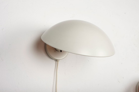 Image 1 of Set di due lampade da parete "P Hat" disegnate da Poul Henningsen per Louis Poulsen, Danimarca, anni '60