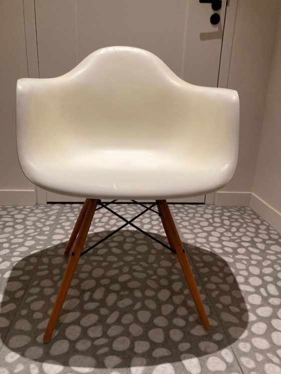 Image 1 of Set di 4 poltrone VITRA Eames DAW bianche.