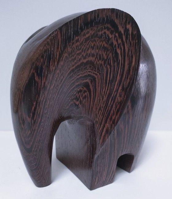 Image 1 of Dos esculturas de elefantes en madera preciosa.