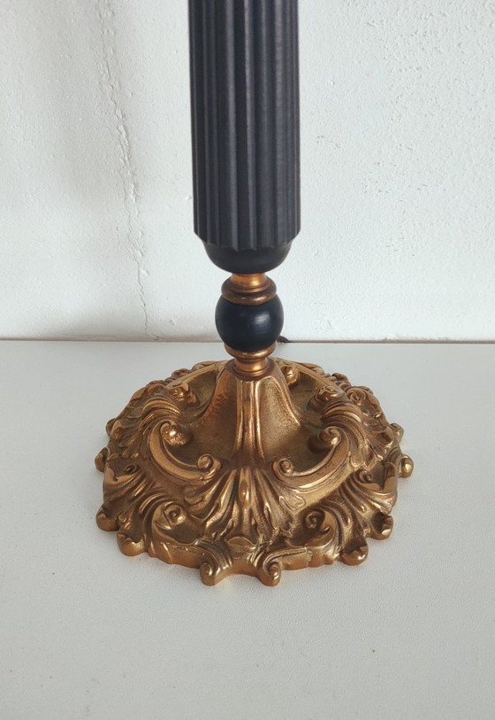 Imperial / Baroque (style) table lamp with fluted wooden stand & brass base – Other (photo 12 of 14)