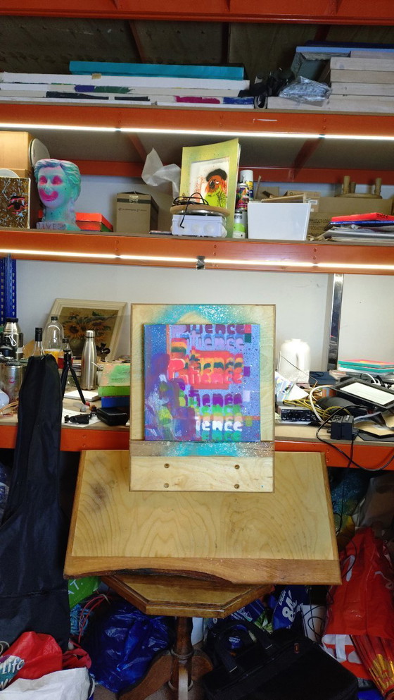 Image 1 of Is liefde - visuele filosofie met behulp van acrylverf, graffiti en sjablonen