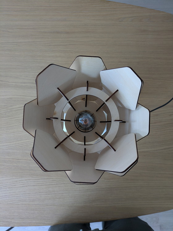 Image 1 of Tischlampe aus Kiefernzapfen