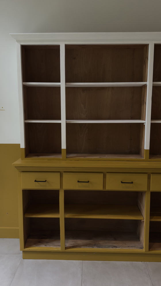 Image 1 of Grande mobiletto per biblioteca in legno massello - Piano e base modulari