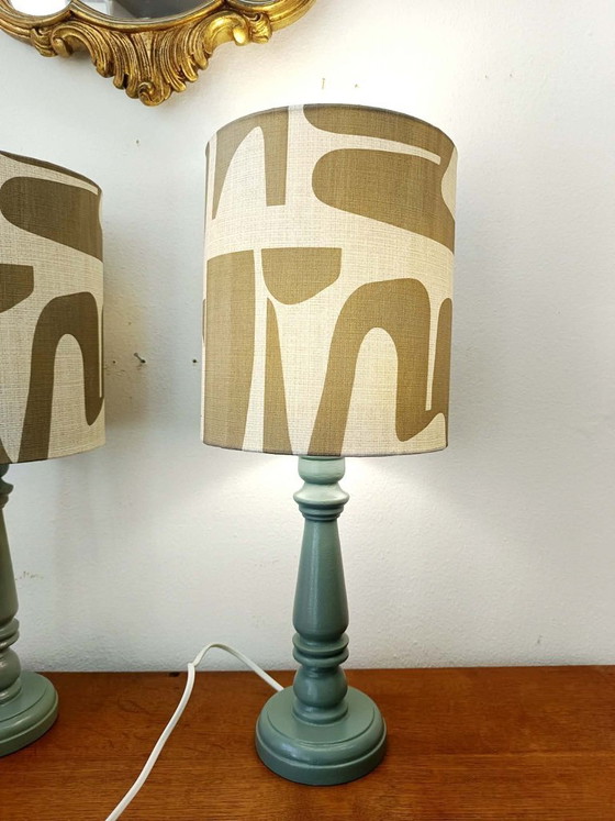 Image 1 of 2 op maat gemaakte houten lampen met modernistische lampenkappen