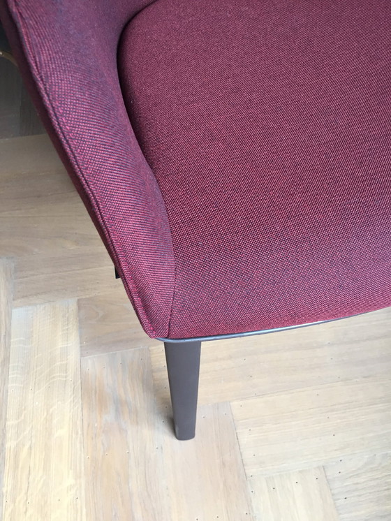 Image 1 of 8x Vitra Design Stühle – Softshell – Gepolsterter Schalensessel – Dunkelrot – Sehr guter Zustand