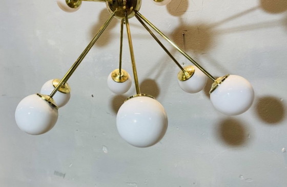 Sputnik Messing Pendelleuchte, 1960er Jahre, Kronleuchter, Glas, Weiß, Mid Century Modern (Foto 5 von 6)