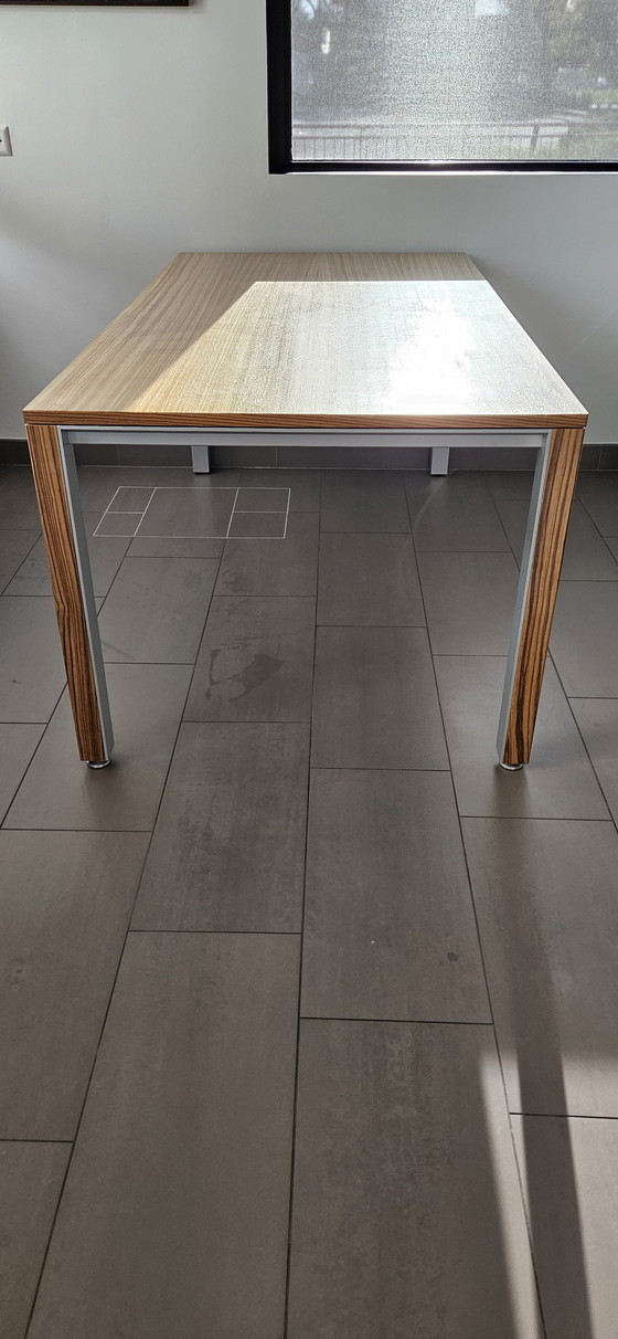 Leolux Izaki Table with 6 Leolux Myto Chairs – Dining set – Aluminium, Wood (photo 4 of 15)