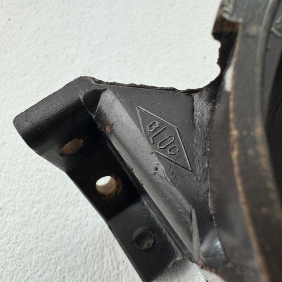 Image 1 of Vintage "Block" wandlamp in opaal en bakeliet.