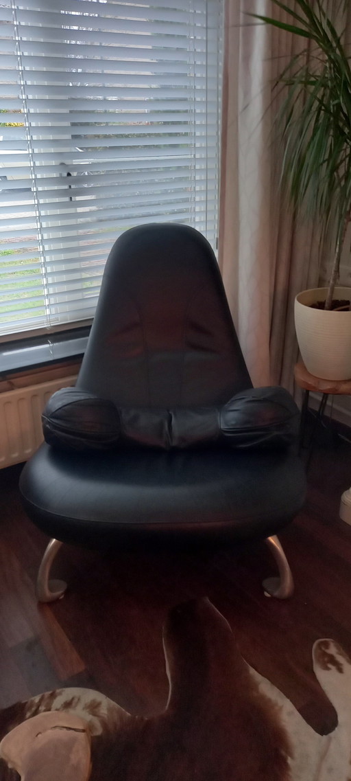 Leolux chi armchair.