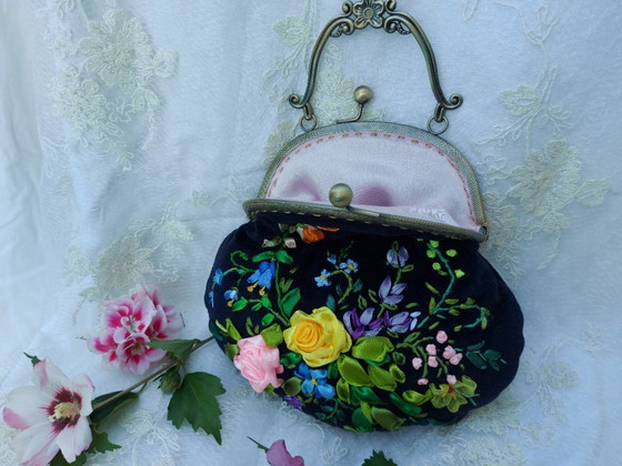 Image 1 of Eine Designer-Tasche, handgefertigt als Einzelstück.