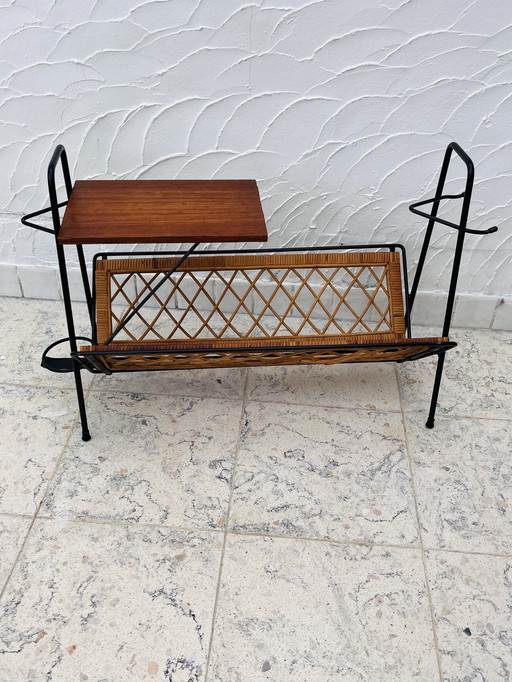 Side table with magazine rack