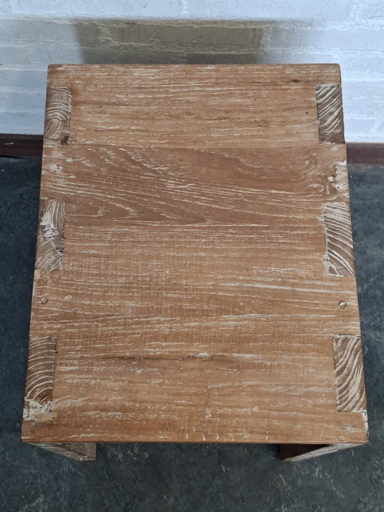 Image 1 of 3 tables d'appoint en bois massif