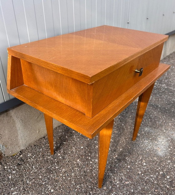 Modernist bedside table, 1950 – Wood (photo 3 of 5)