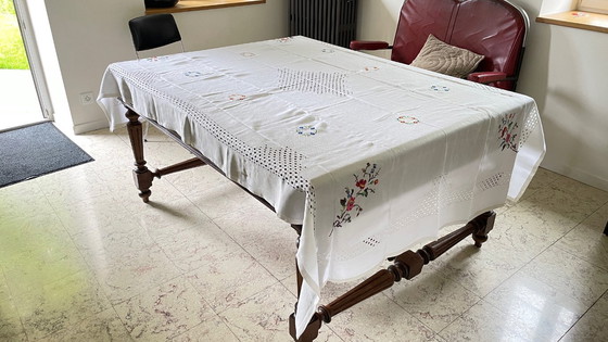 Image 1 of Nappe brodée + 12 Serviettes vintage