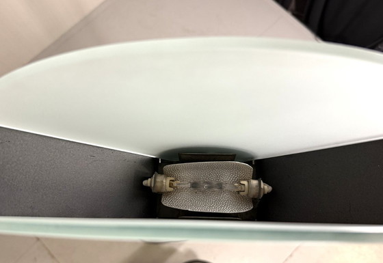 Image 1 of Italiaanse vloerlamp van traanplaat staal en glas uit 1980.