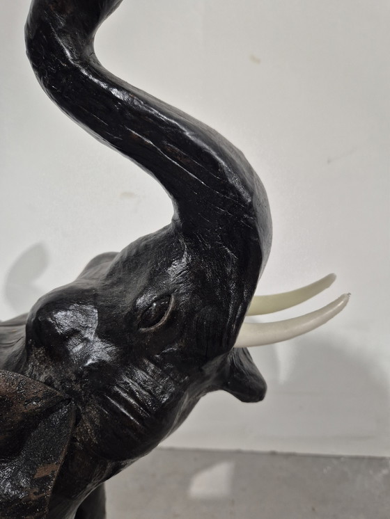 Image 1 of Vintage leren olifant in de stijl van de vrijheid
