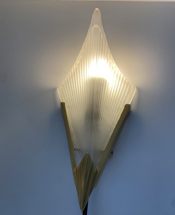 Image 1 of Vintage Art Deco wall lamp - brass with frosted glass - 1970s.