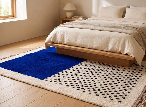 Alfombra bereber tradicional hecha a mano, azul y blanca, 2/3 m – Ahrend, Wool (photo 5 of 7)