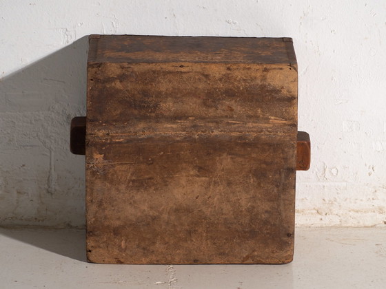 Antica Misura per Grano Dou in Legno di Olmo, Cina, c. 1900, Oggetti decorativi, Ferro, Nero, Rustic (foto 8 di 10)