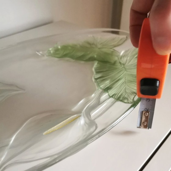 Image 1 of GLASTABLETT - GEPRÄGTE BLUMEN DEKORATION