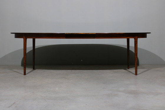 Image 1 of Table à manger ovale extensible en bois de rose par Niels O. Møller