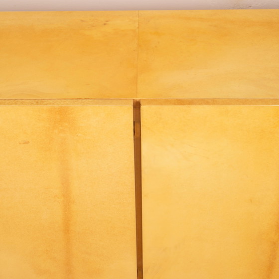 Giorgio Tura Mod. 1893/4P Italiaans perkament en messing Dressoir voor Tura Milano – Glass, Leather (photo 5 of 20)